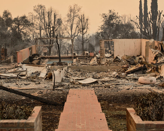 hit-by-wildfire?-here’s-how-to-deal-with-insurers-and-fema.