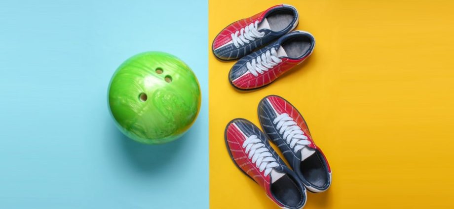 how-do-you-explain-what-magnetic-fields-do-to-monitors-to-people-wearing-bowling-shoes?