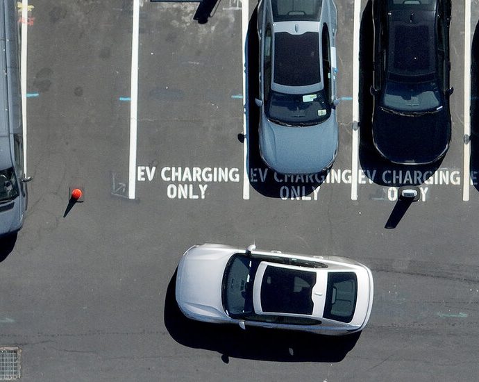 republican-plan-to-kill-california’s-ev.-policies-hits-senate-snag