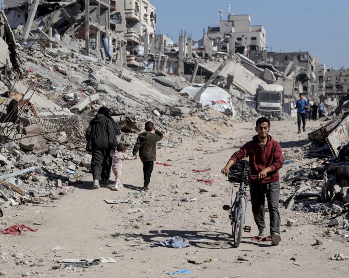 israeli-attacks-on-gaza-kill-at-least-30-as-ground-assault-expands