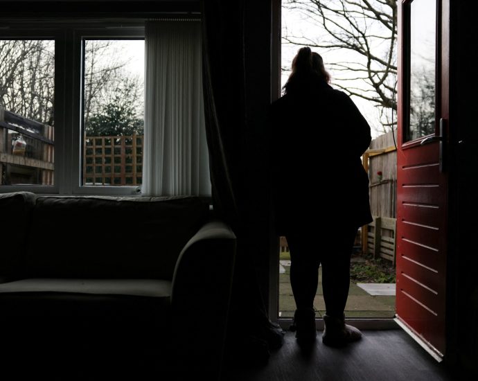 the-uk’s-‘grooming-gang’-scandal-is-about-race,-class-and-misogyny