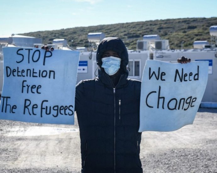 msf-finds-malnourished-children-in-greek-migrant-camp,-urges-action