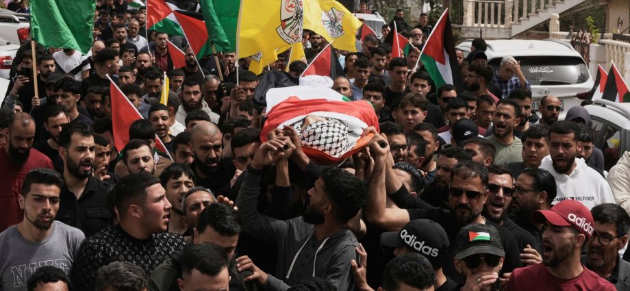 hundreds-mourn-palestinian-american-teen-killed-by-israeli-forces