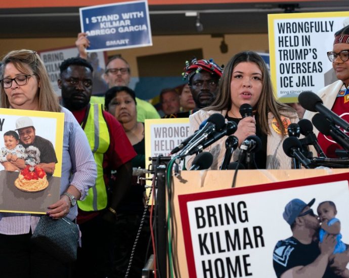 us-supreme-court-upholds-deportations-under-alien-enemies-act