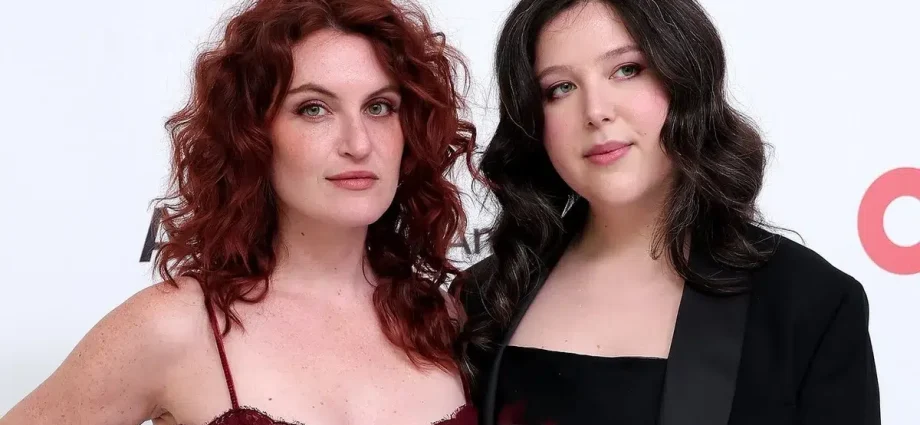 lucy-dacus-and-muna’s-katie-gavin-pay-homage-to-iconic-’90s-magazine-cover
