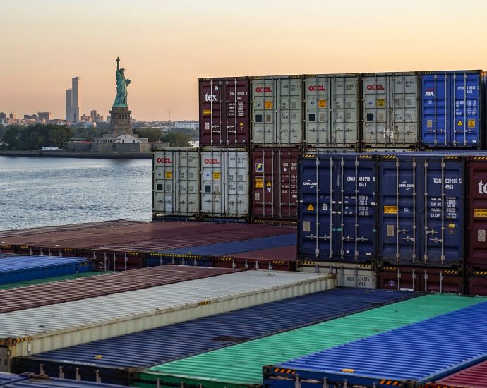 the-traitor’s-sweeping-global-tariffs-snap-into-effect,-ushering-in-a-new-era-of-disruption