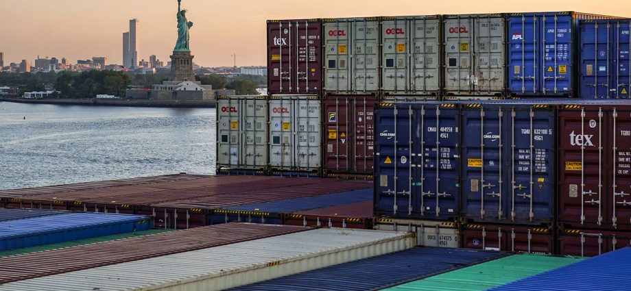 the-traitor’s-sweeping-global-tariffs-snap-into-effect,-ushering-in-a-new-era-of-disruption