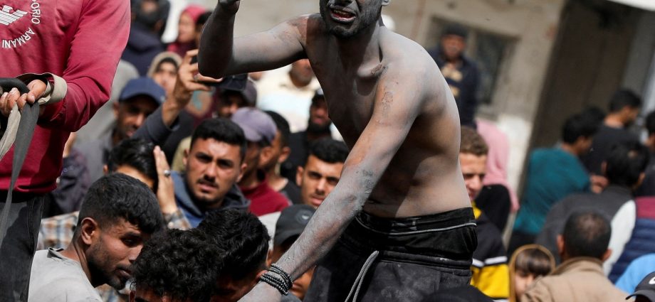at-least-35-killed-in-israeli-attack-on-gaza-residential-block