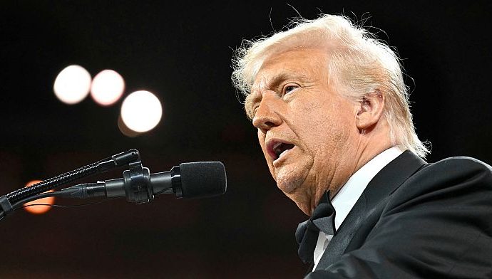 traitor-47-authorises-90-day-pause-in-tariffs-on-most-countries-except-china