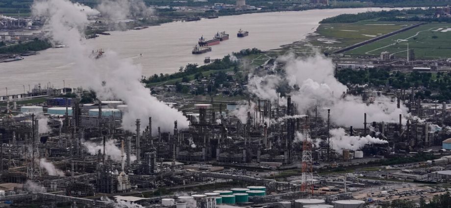 epa.-is-said-to-plan-deep-cuts-to-greenhouse-gas-reporting-program