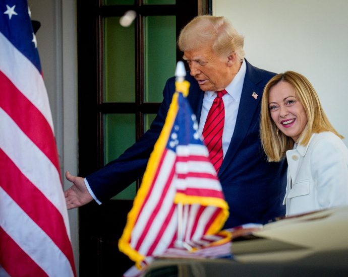 ‘make-west-great-again’:-the-traitor,-meloni-optimistic-on-eu-tariffs-deal