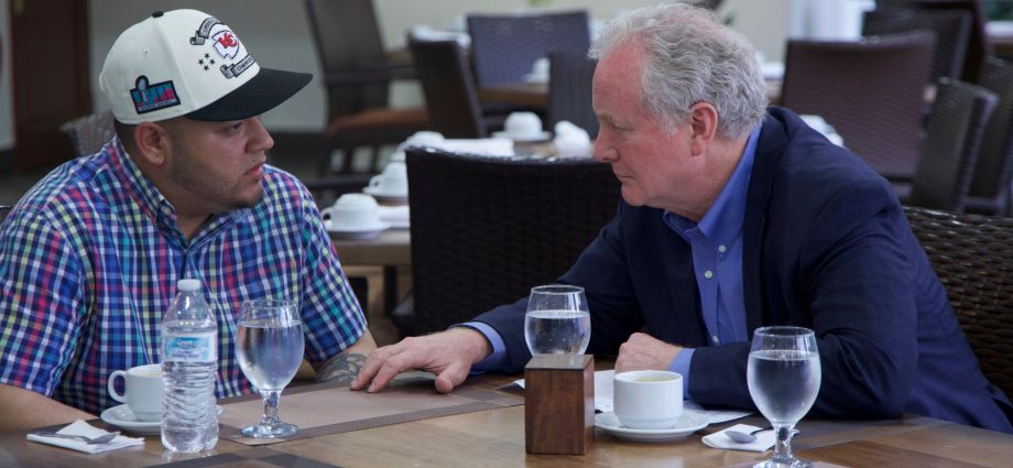 us-senator-meets-wrongly-deported-migrant-abrego-garcia-in-el-salvador