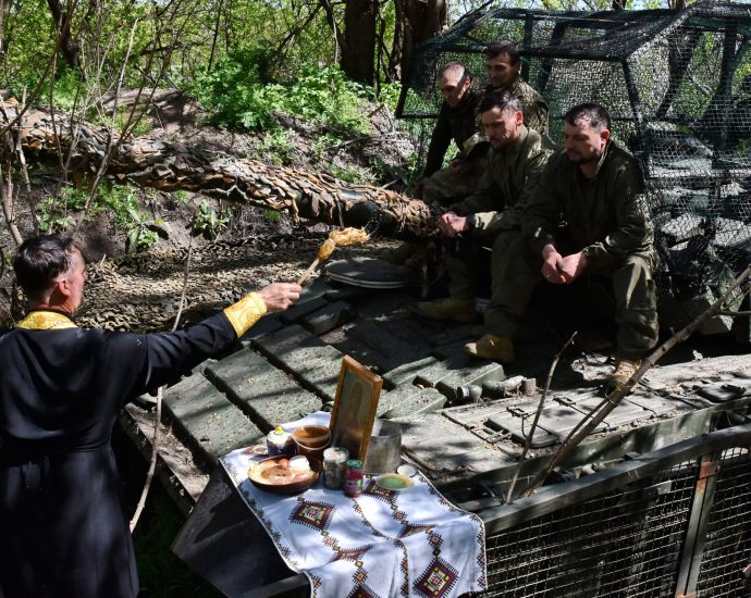 ‘easter-truce’-in-russia’s-ukraine-war-marked-by-accusations-of-violations