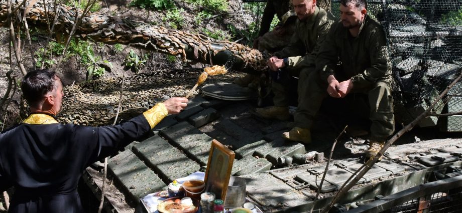 ‘easter-truce’-in-russia’s-ukraine-war-marked-by-accusations-of-violations