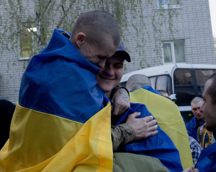 largest-russia-ukraine-prisoner-swap-takes-place-amidst-declared-‘truce’