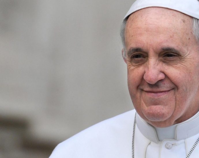‘a-man-of-the-people’:-world-reacts-to-the-death-of-pope-francis
