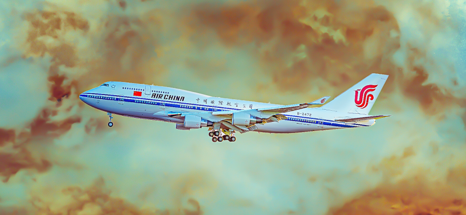 which-commercial-airline-flies-the-oldest-boeing-747?