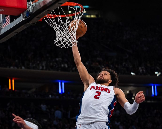 pistons-snap-record-playoff-losing-streak,-win-game-2-against-knicks