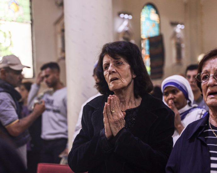 ‘he-gave-us-strength’:-gaza-christians-remember-calls-with-pope-francis