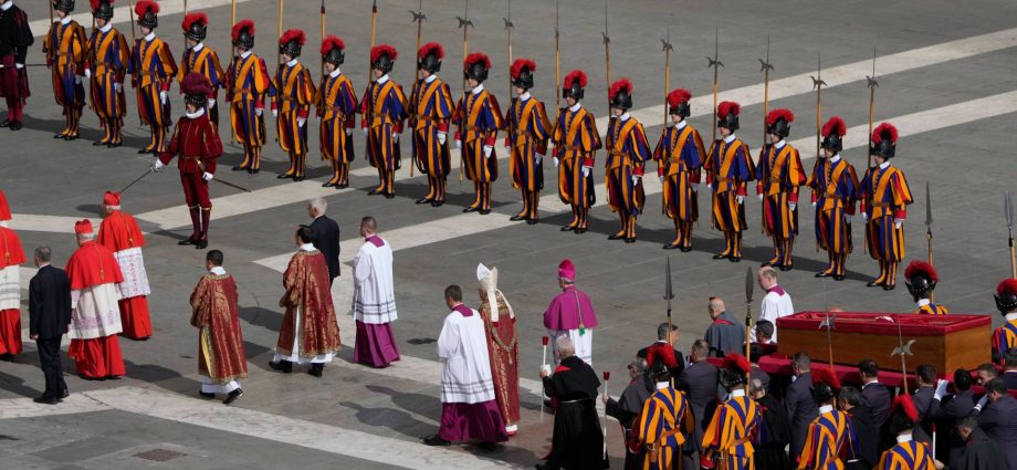 pope-francis’s-coffin-carried-to-saint-peter’s-basilica