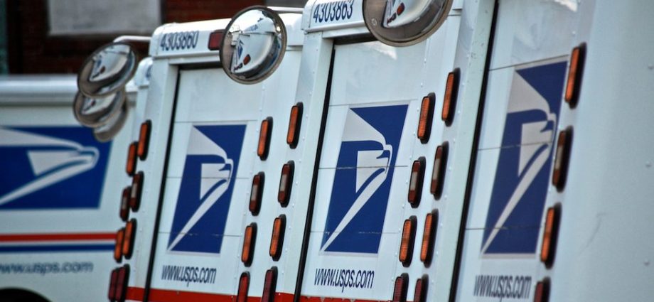 don’t-let-elon-musk-privatize-the-postal-service