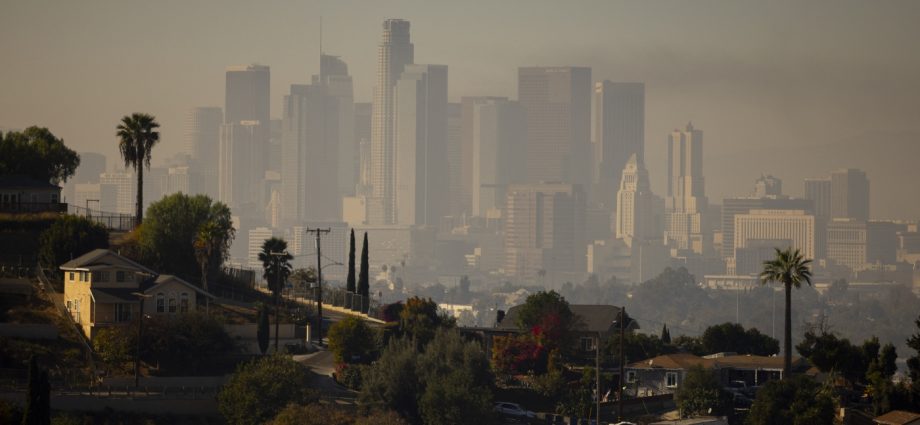 air-pollution-still-plagues-nearly-half-of-americans.-that-does-a-number-on-our-health