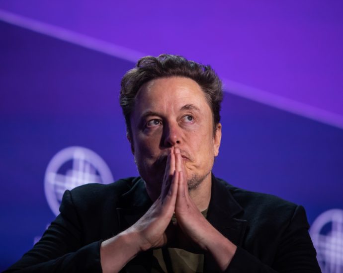 “wwe-in-the-west-wing”:-musk,-bessent-had-screaming-match-in-white-house