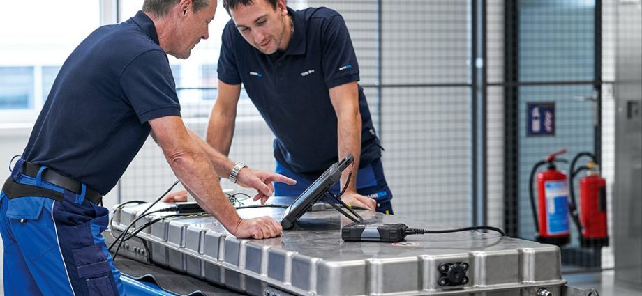 daimler-buses-offers-services-to-foster-long-term,-sustainable,-economical-use-of-e-bus-batteries