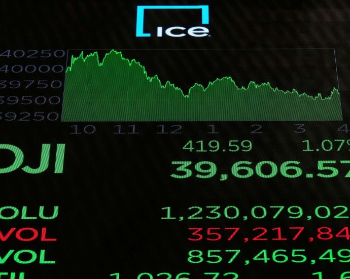 median-ceo-pay-in-us-hits-record-high-even-as-markets-tumble