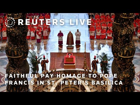 live:-faithful-pay-homage-to-pope-francis-in-st.-peter’s-basilica