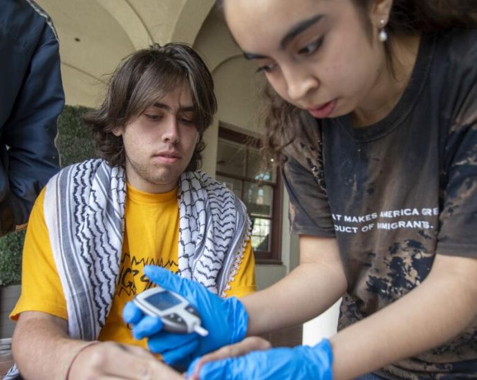 occidental-students-use-hunger-strike-to-spotlight-palestinian-plight,-escalate-demands
