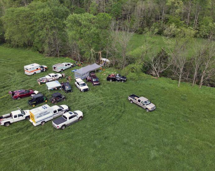 small-plane-crashes-in-tennessee,-killing-all-3-on-board