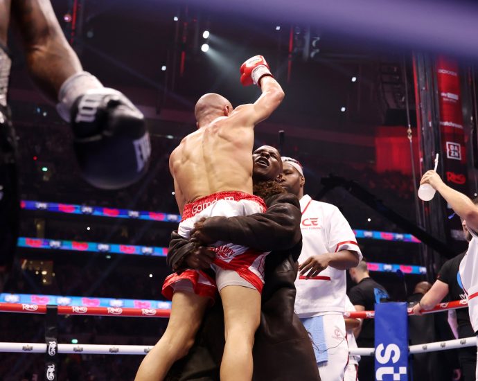 chris-eubank-jr-beats-conor-benn-on-unanimous-points-decision
