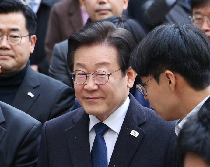 s-korea’s-main-opposition-party-taps-former-chief-as-presidential-candidate