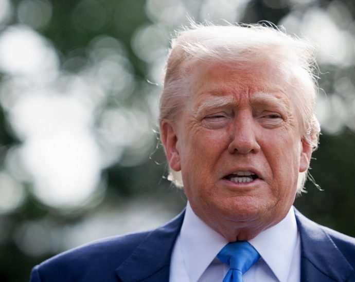 the-traitor-dodges-key-question-on-team-tipping-off-wall-street-execs