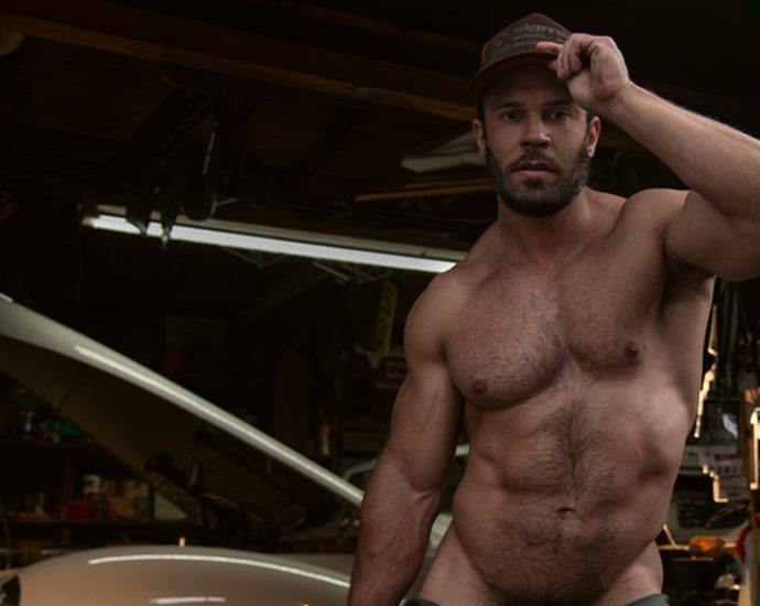 paul-freeman’s-‘garage:-a-provocative-exploration-of-masculinity-and-machinery