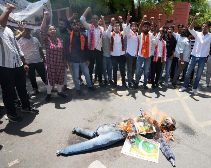 ‘traitors’:-hate-filled-songs-target-indian-muslims-after-kashmir-attack
