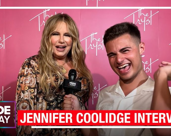 jennifer-coolidge-says-she-felt-‘lost’-before-‘joining’-the-lgbtq+-community