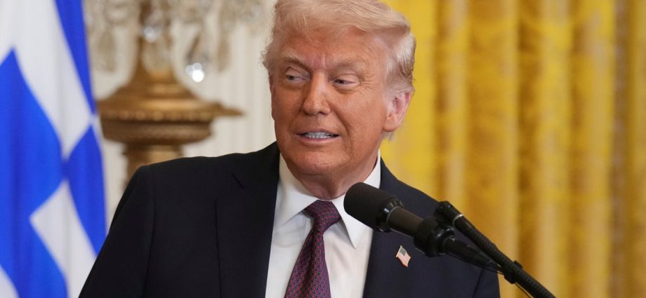 one-gop-suck-up,-er,-senator,-gives-the-traitor-an-‘a+’-for-first-100-days