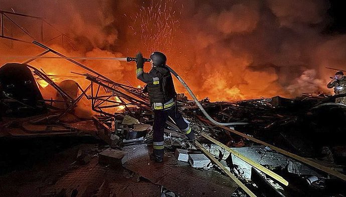 ukraine-and-russia-launch-drone-attacks-as-kyiv-dismisses-putin’s-three-day-truce