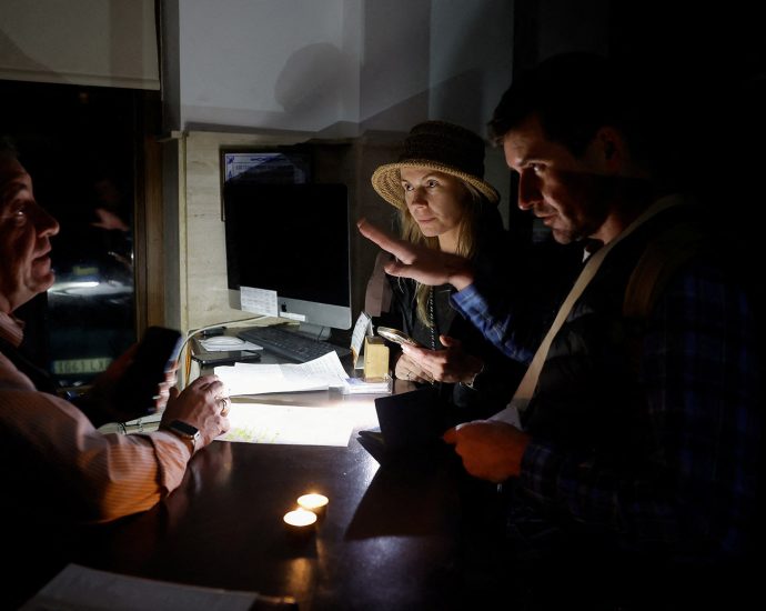 ‘power-cuts-are-normal-here’-aj-followers-react-to-europe-blackout