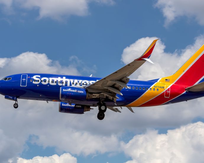 unruly-southwest-airlines-passenger-allegedly-defecates-in-seat-amid-chicago-bound-flight