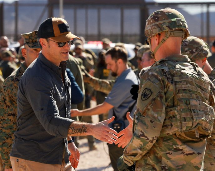 us-begins-prosecuting-migrants-for-breaching-‘military-zone’-near-border