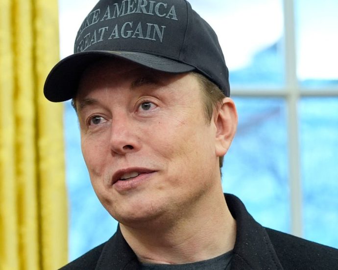elon-musk-leaves-white-house-but-‘his-folks-aren’t-going-anywhere,’-says-chief-of-staff