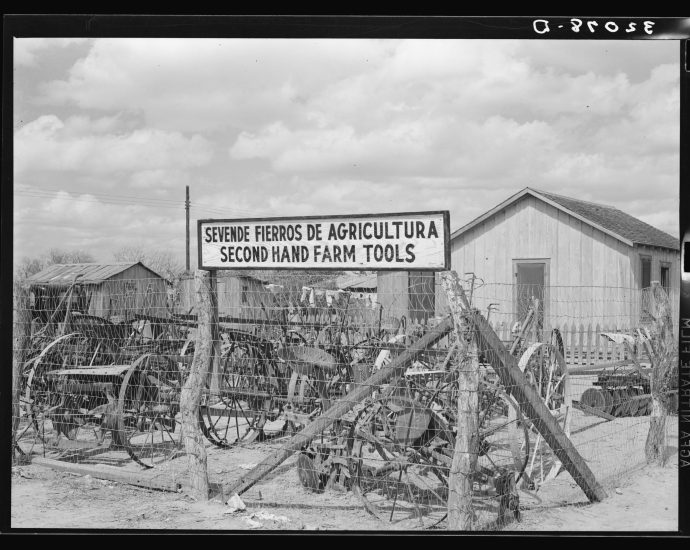 the-poetic-contradictions-of-the-borderlands