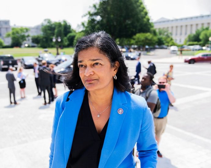 “bats**t-crazy”:-house-dems-float-unsuccessful-amendment-to-bar-ice-deportations-of-us-citizens