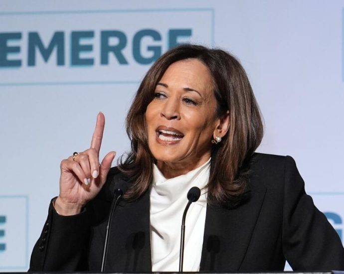 kamala-harris-blasts-the-traitor’s-policies-in-first-major-speech-since-leaving-office