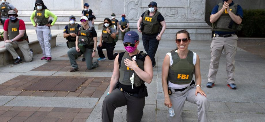 fbi-agents-who-knelt-in-george-floyd-protest-suffer-troubling-fate:-report