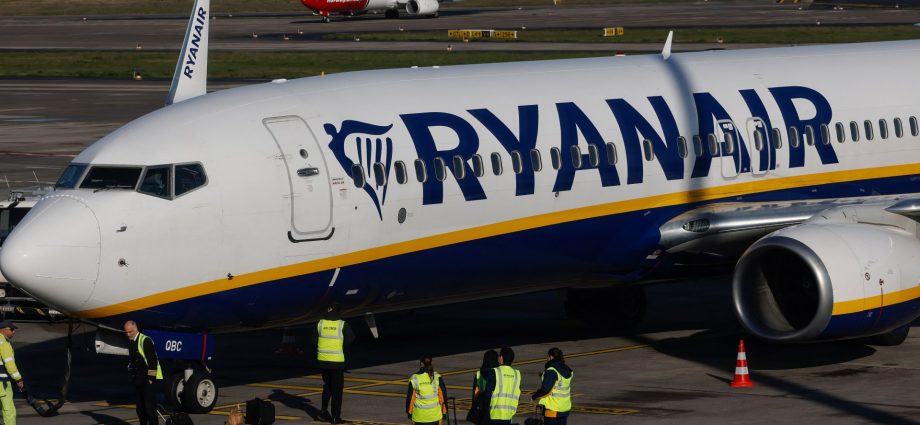 ryanair-threatens-cancelling-boeing-aircraft-order-amid-tariffs:-report