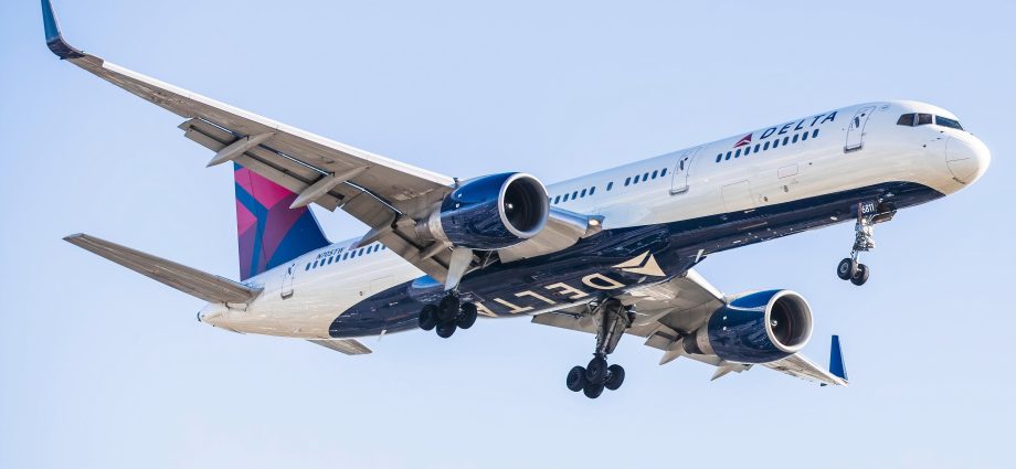 flaps-issue-prompts-delta-air-lines-boeing-757-200-return-to-jacksonville